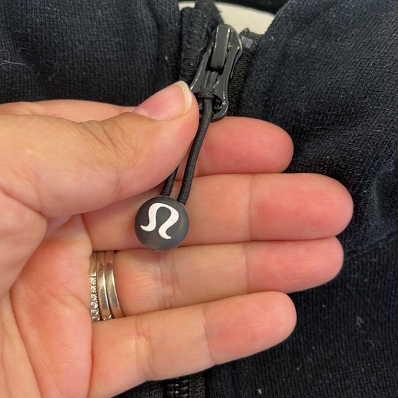 Lululemon scuba hoodie. Thick cotton. - Picture 3 of 4